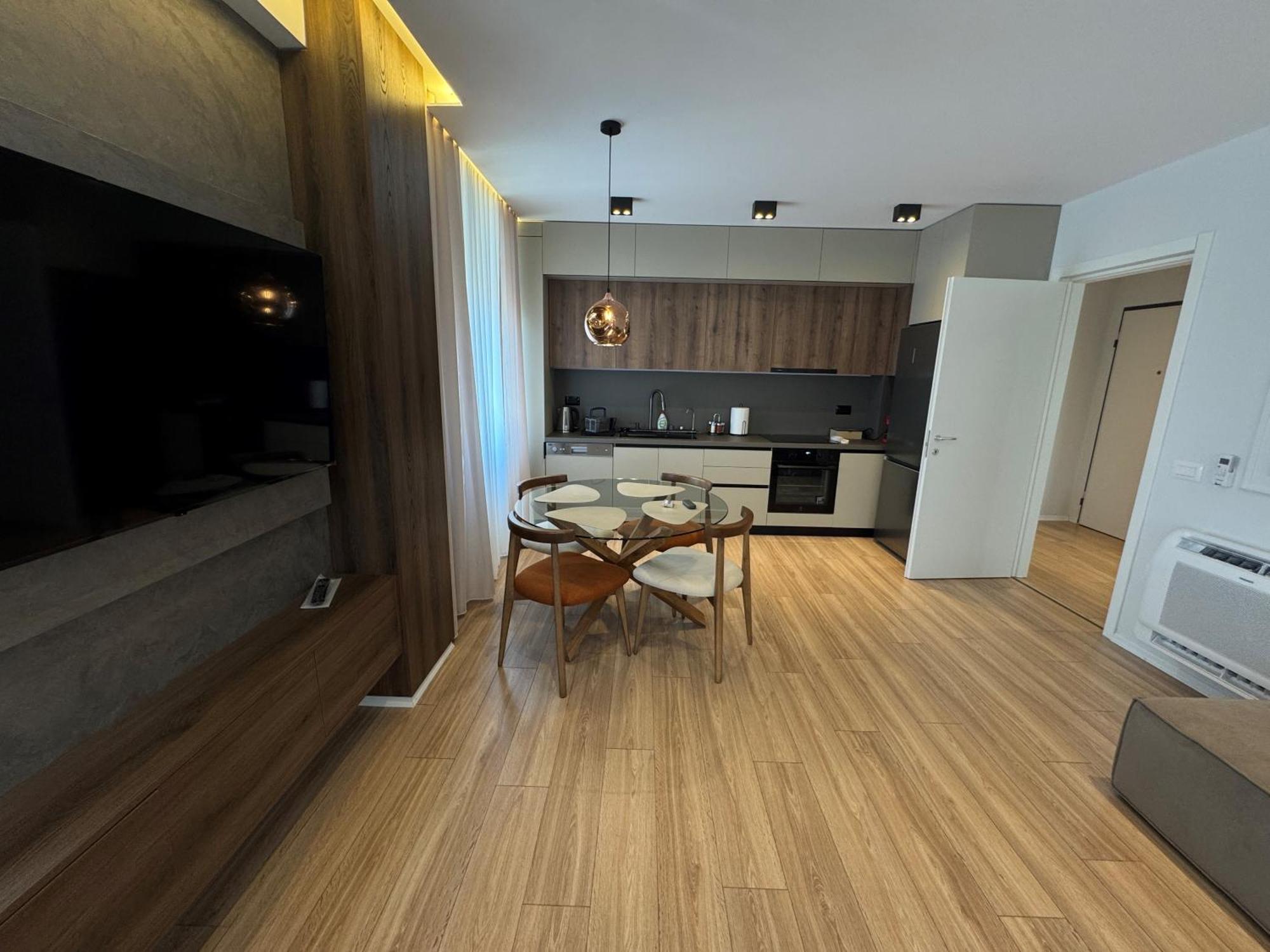 Luxurious & Spacious Old Bazaar Apartment *