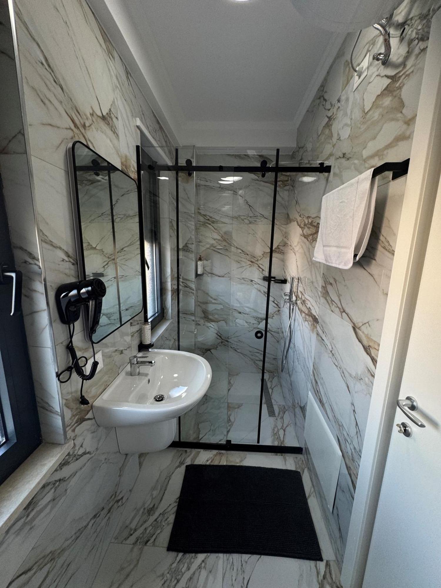 Luxurious & Spacious Old Bazaar Apartment Tirana